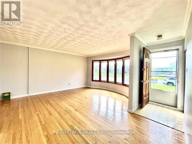 Building Photo - 27 Oakview Ave