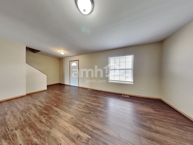 Foto del edificio - 5311 Meadowbrook St