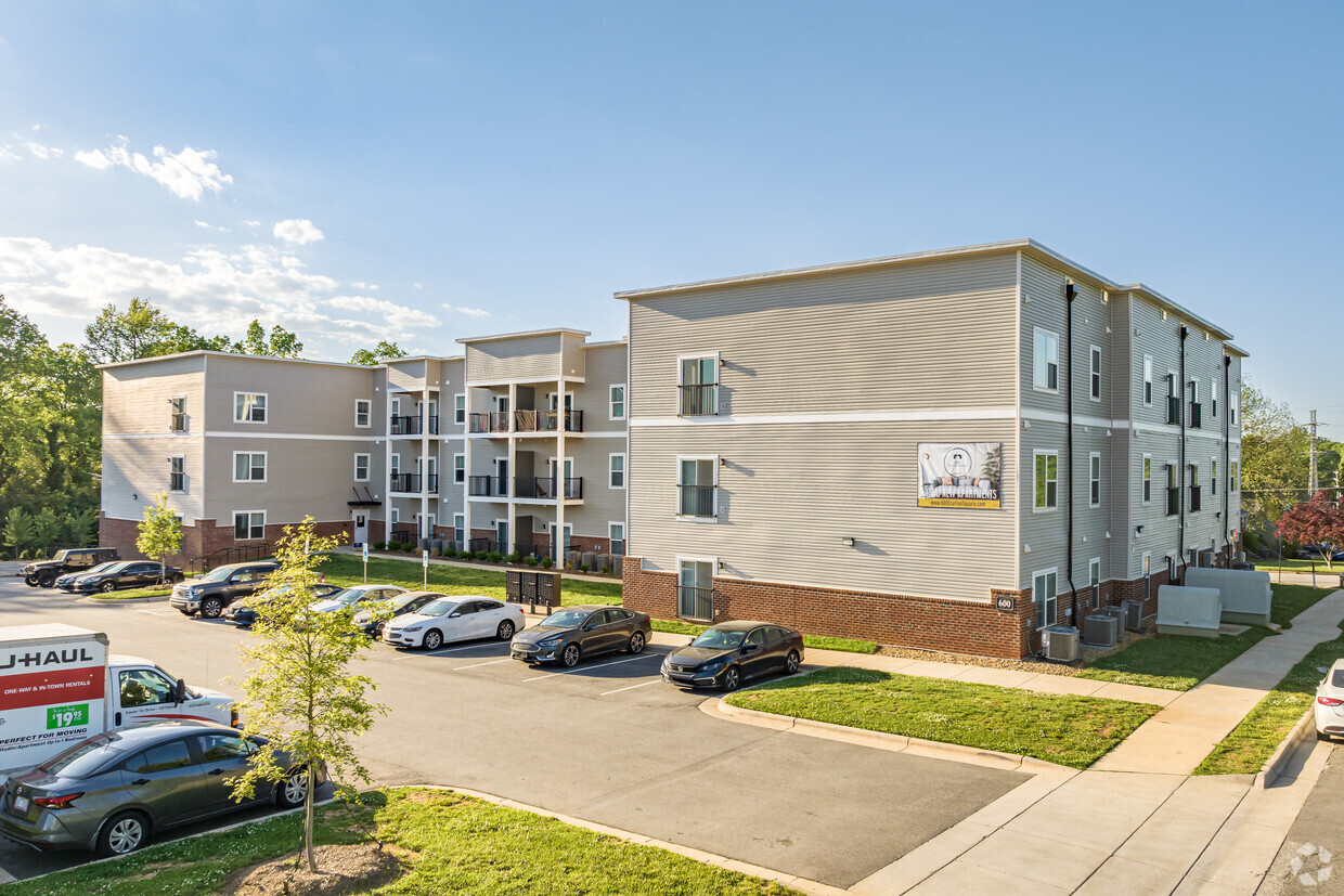 Primary Photo - 600 Station Square Apartments