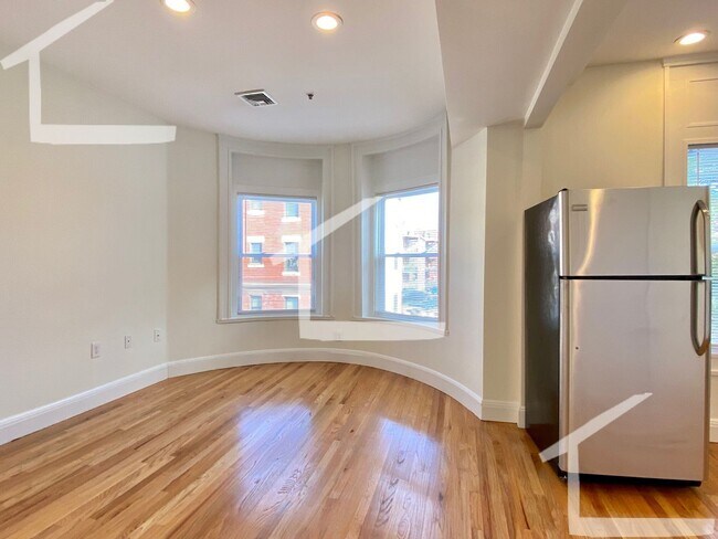 Foto del edificio - HOT ALLSTON LISTING!!!!