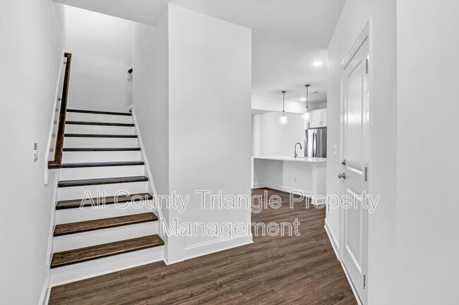 Building Photo - 2112 Voekler Street
