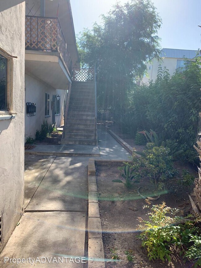 Building Photo - 4118-4124 Bachman Pl