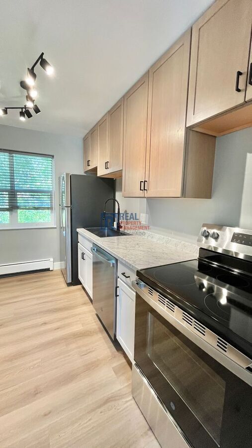 Foto del edificio - 3311 W Cedar Ave