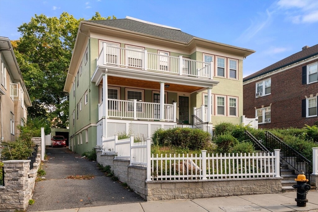 Foto principal - 146 Homestead St