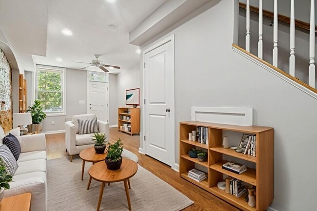 Photo - 303 S Washington St Townhome