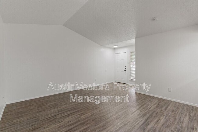 Foto del edificio - 11411 Walnut Ridge Dr