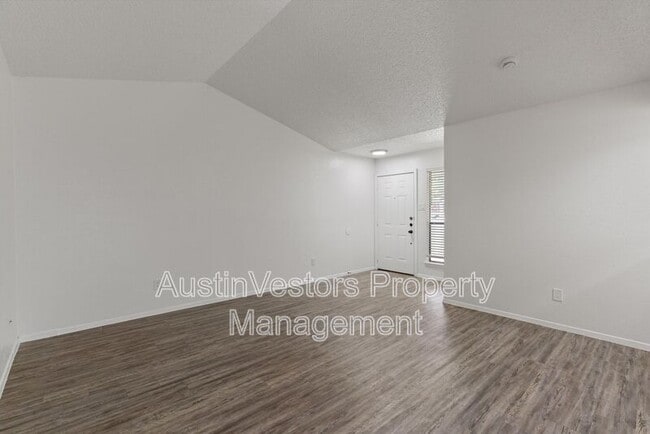 Building Photo - 11411 Walnut Ridge Dr