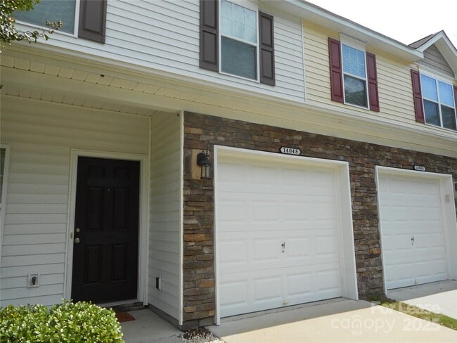 Building Photo - 14048 Singleleaf Lane