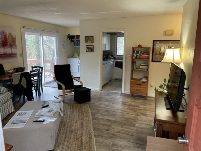 Foto del edificio - 417 Grand Blvd