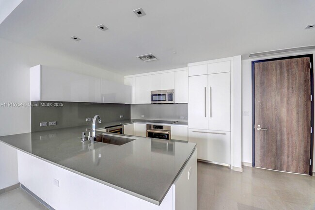 Foto del edificio - 88 SW 7th St