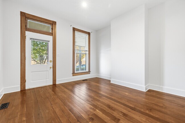 Foto del edificio - 312 N College Ave