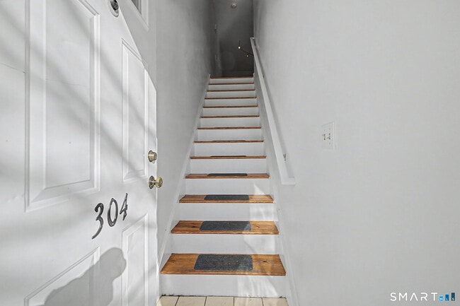 Building Photo - 7 Dean St