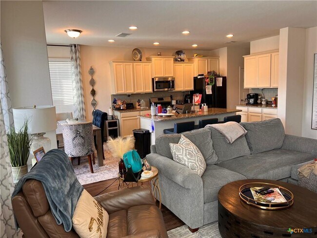 Building Photo - 533 Summersweet Rd