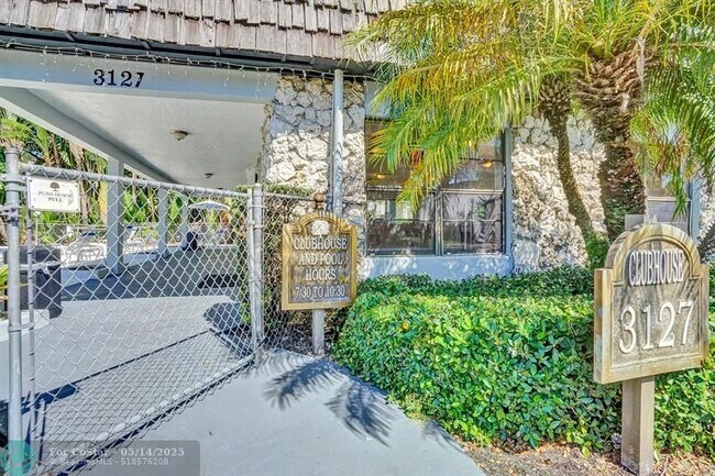 Building Photo - 3111 Oakland Shores Dr