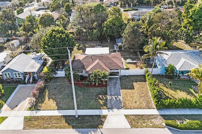 Photo - 820 SE 4th Ave House