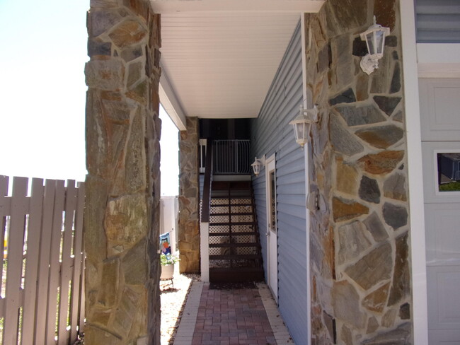 Building Photo - 1822 Sea Pines Ln