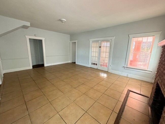 Foto del edificio - 105 N 17th St W