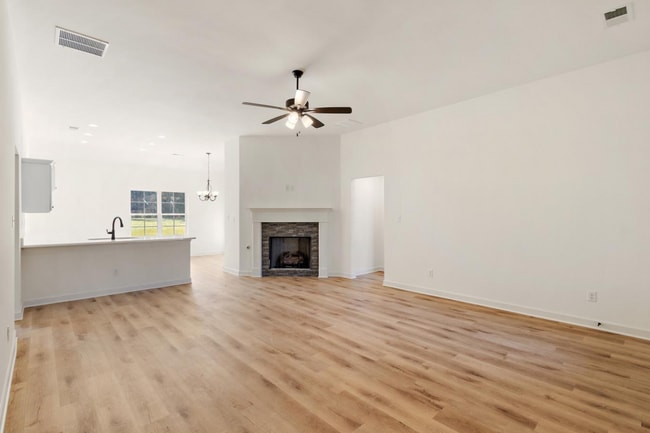 Foto del edificio - 6275 Clover Ct