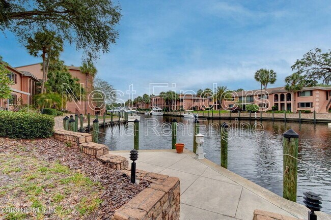 Foto del edificio - 5375 Ortega Farms Blvd