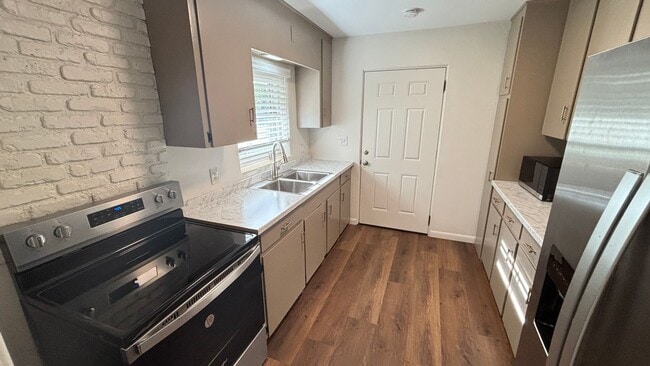 Building Photo - 3 Bedroom, 2 Bath in Altamonte Springs - P...