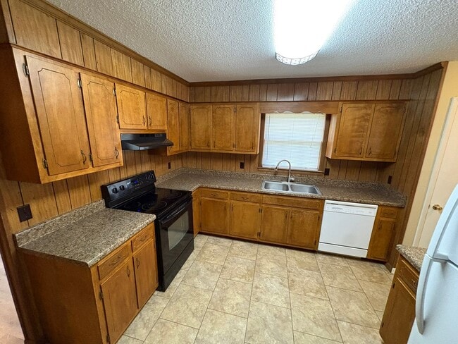 Building Photo - 107 Teressa Dr