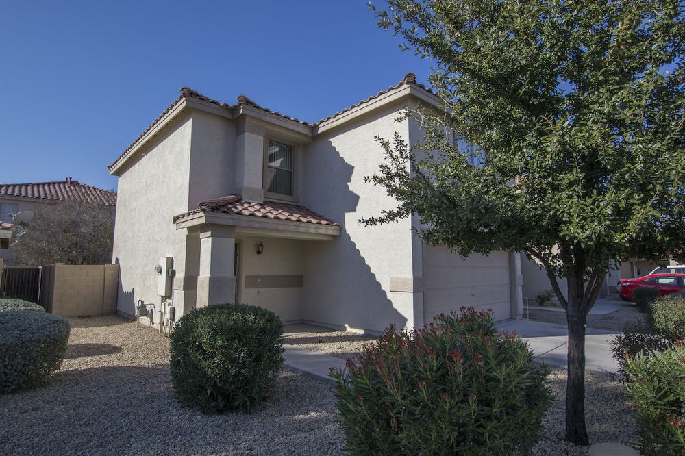 Primary Photo - 651 E Banelli Pl