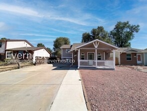 Building Photo - 4260 Dye St