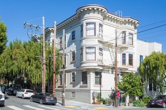Building Photo - 206 Steiner St