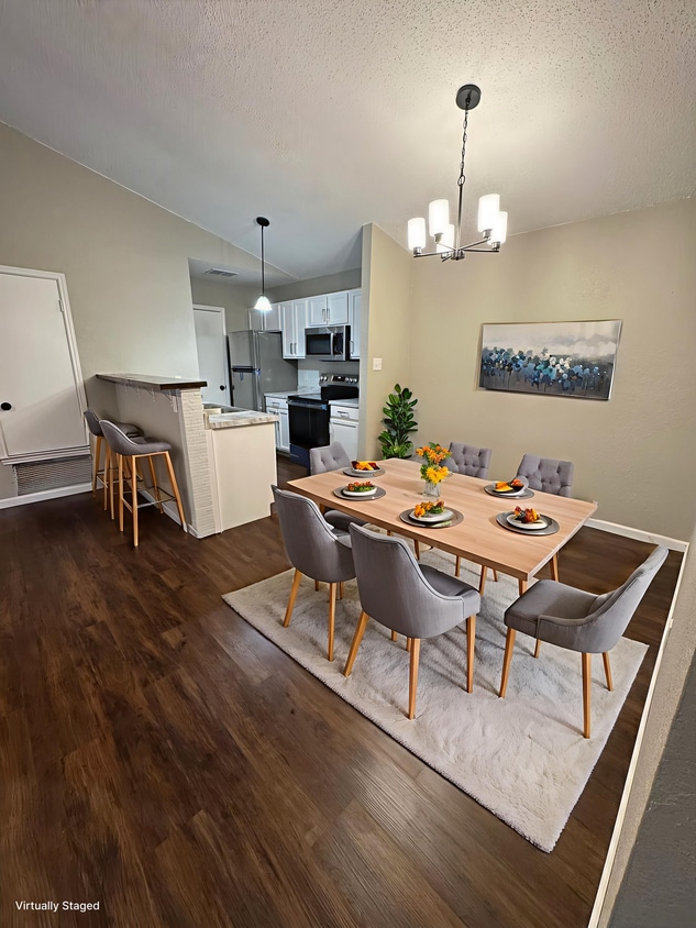 Primary Photo - 6101 Parkwood Dr