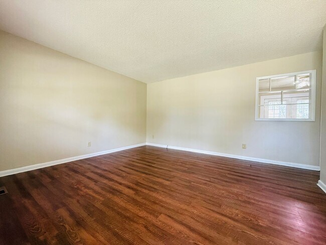 Building Photo - 289 Ramona Dr