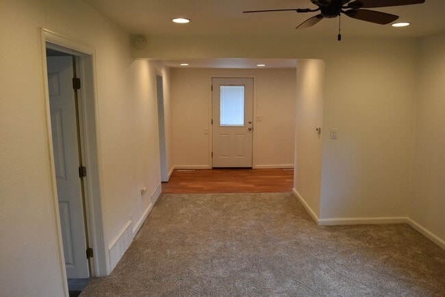 Building Photo - 2105 3rd Ave