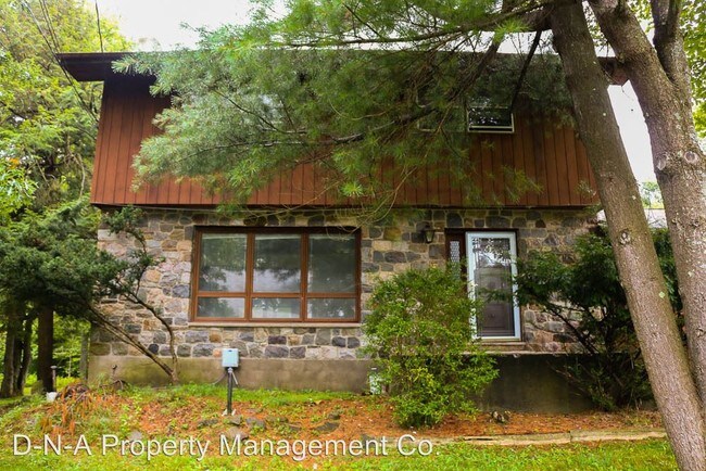 Building Photo - 9044 Idlewild Dr