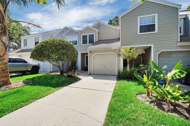 Foto del edificio - 11330 Lake Mandarin Cir E