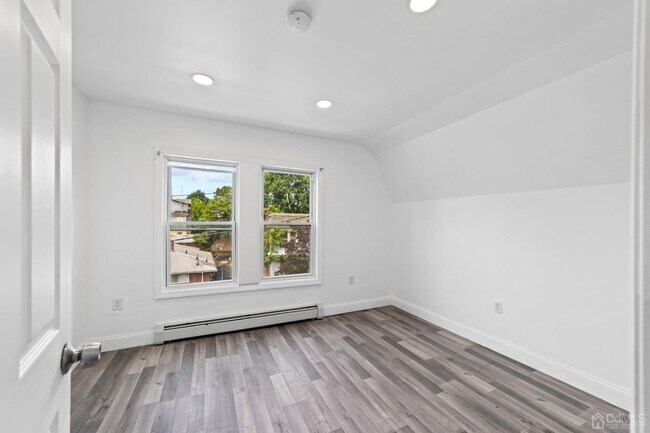 Foto del edificio - 410 Chadwick Ave