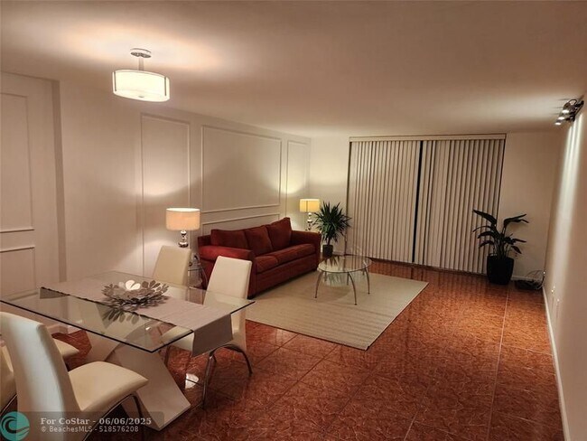 Foto del edificio - 2851 NE 183rd St