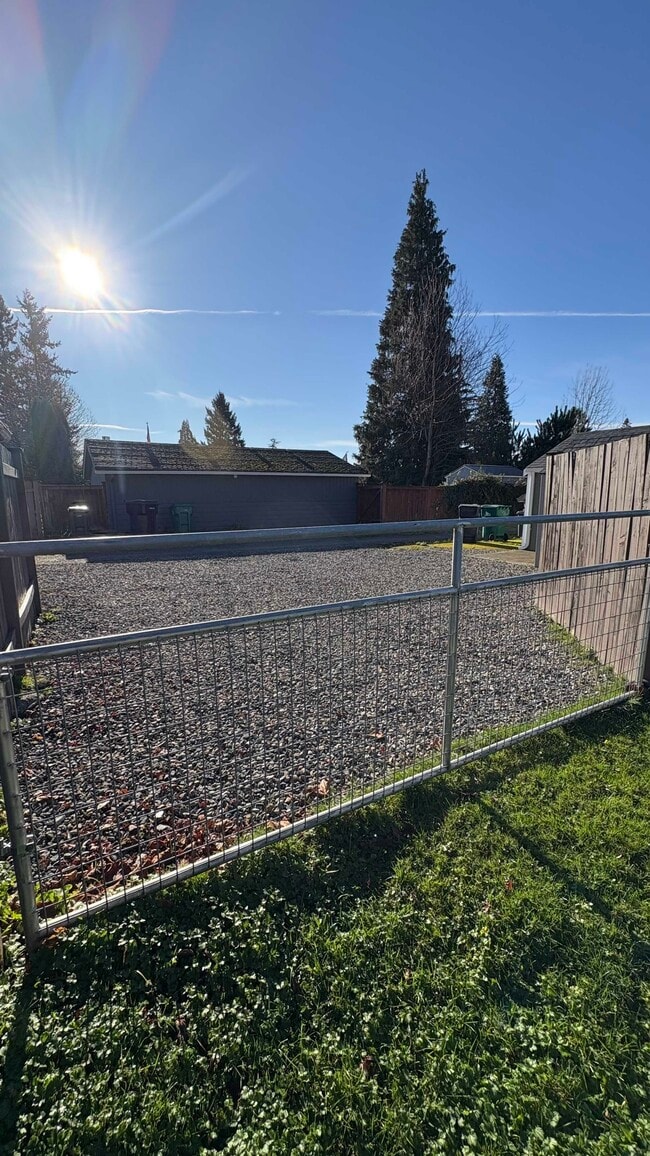 Building Photo - 1956 Lowell Ave