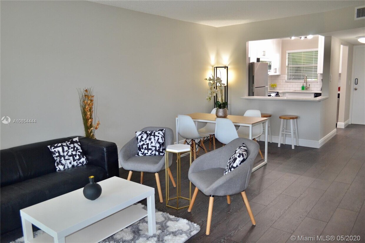 1638 Embassy Dr Unit 301, West Palm Beach, FL 33401 Condo for Rent in