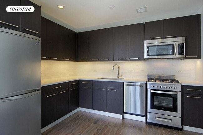 Foto del edificio - 321 W 110th St