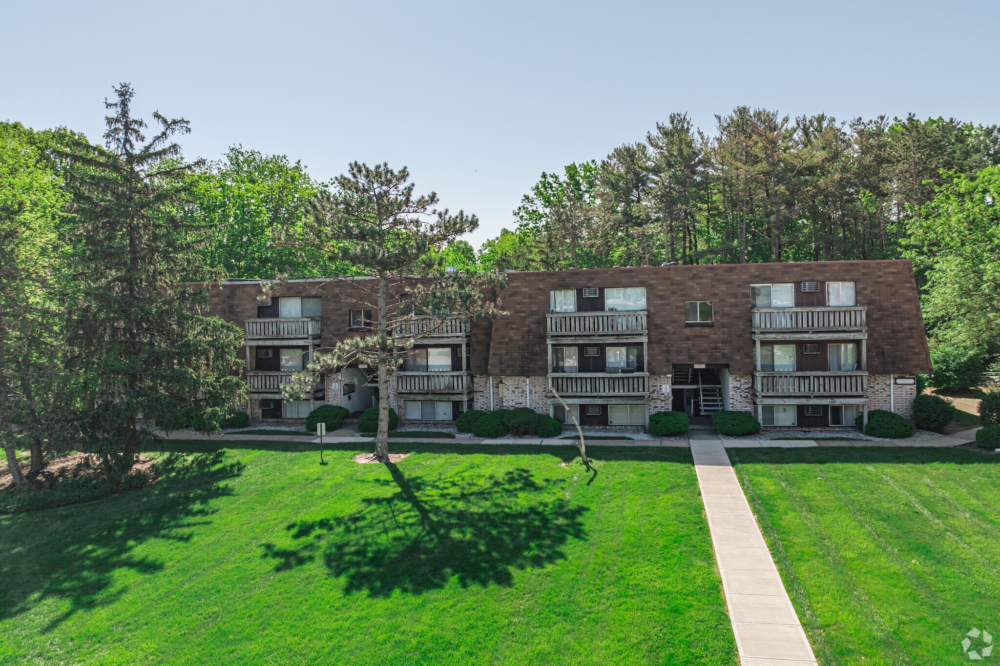 Foxes' Lair Apartments – photo 5