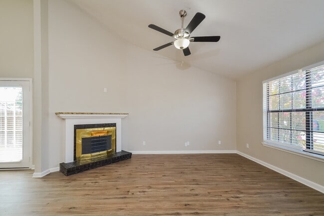 Foto del edificio - 4507 Nervin St