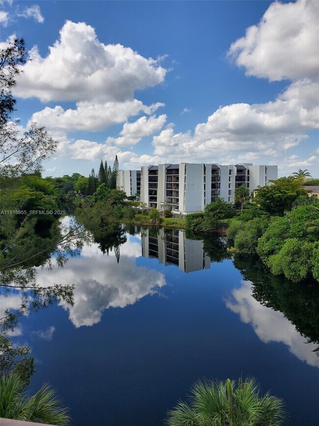 Foto del edificio - 14250 SW 62nd St