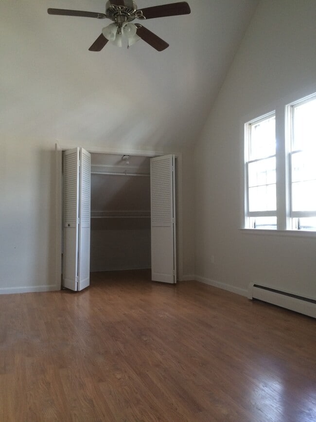 Building Photo - 161 Jubilee St