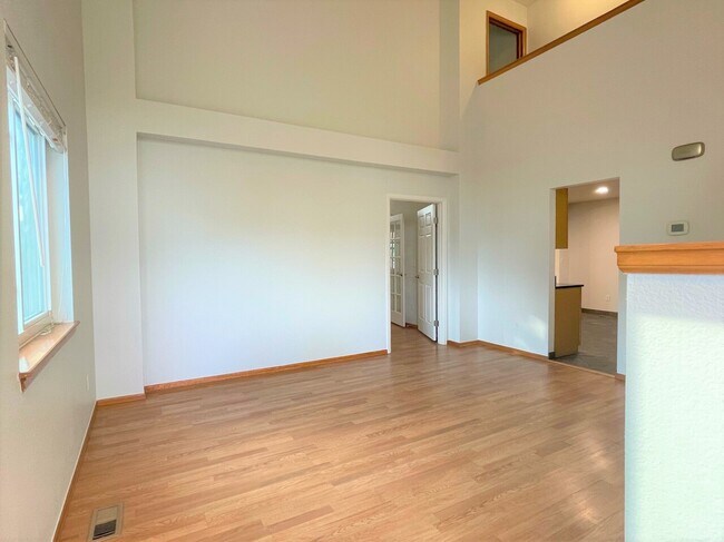 Building Photo - 5006 Bittercreek Dr