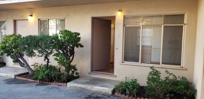 Building Photo - 11028 Strathmore Dr