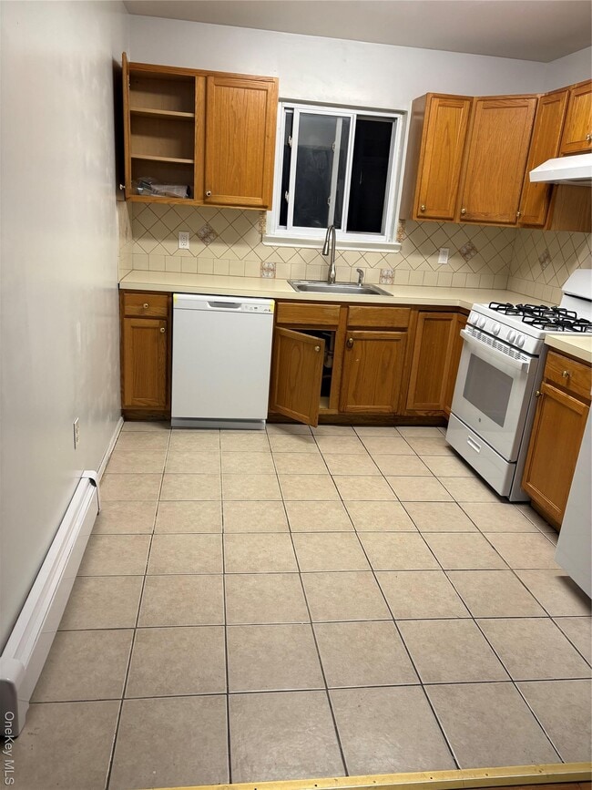 Building Photo - 10-55 Beach 22nd St