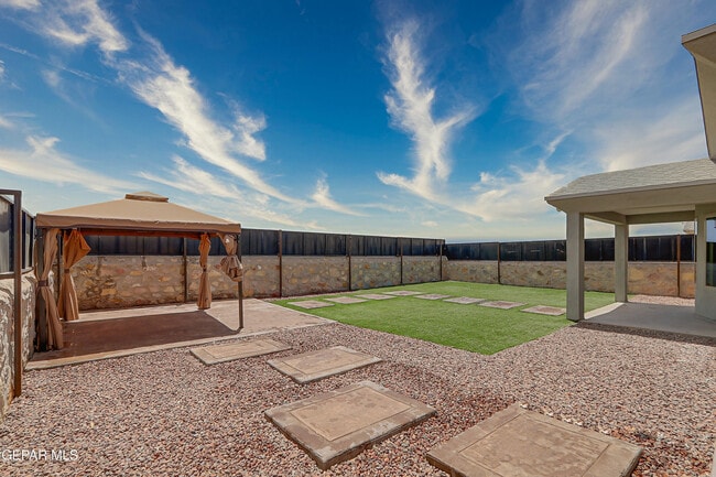 Building Photo - 13804 Flora Vista Ave