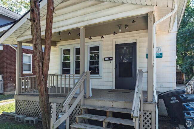 Building Photo - 804 McKinley Ave