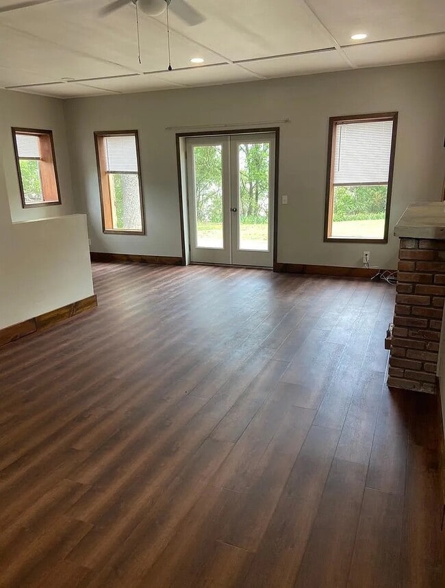 Building Photo - 580 Pelican Ave