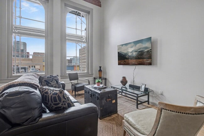 Building Photo - 1575 California St