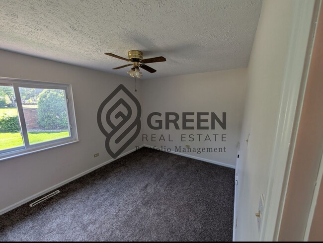 Foto del edificio - 1 bedroom 1 bath apartment available in Ka...